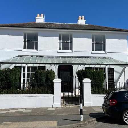 The Wight House B&B رايد المظهر الخارجي الصورة